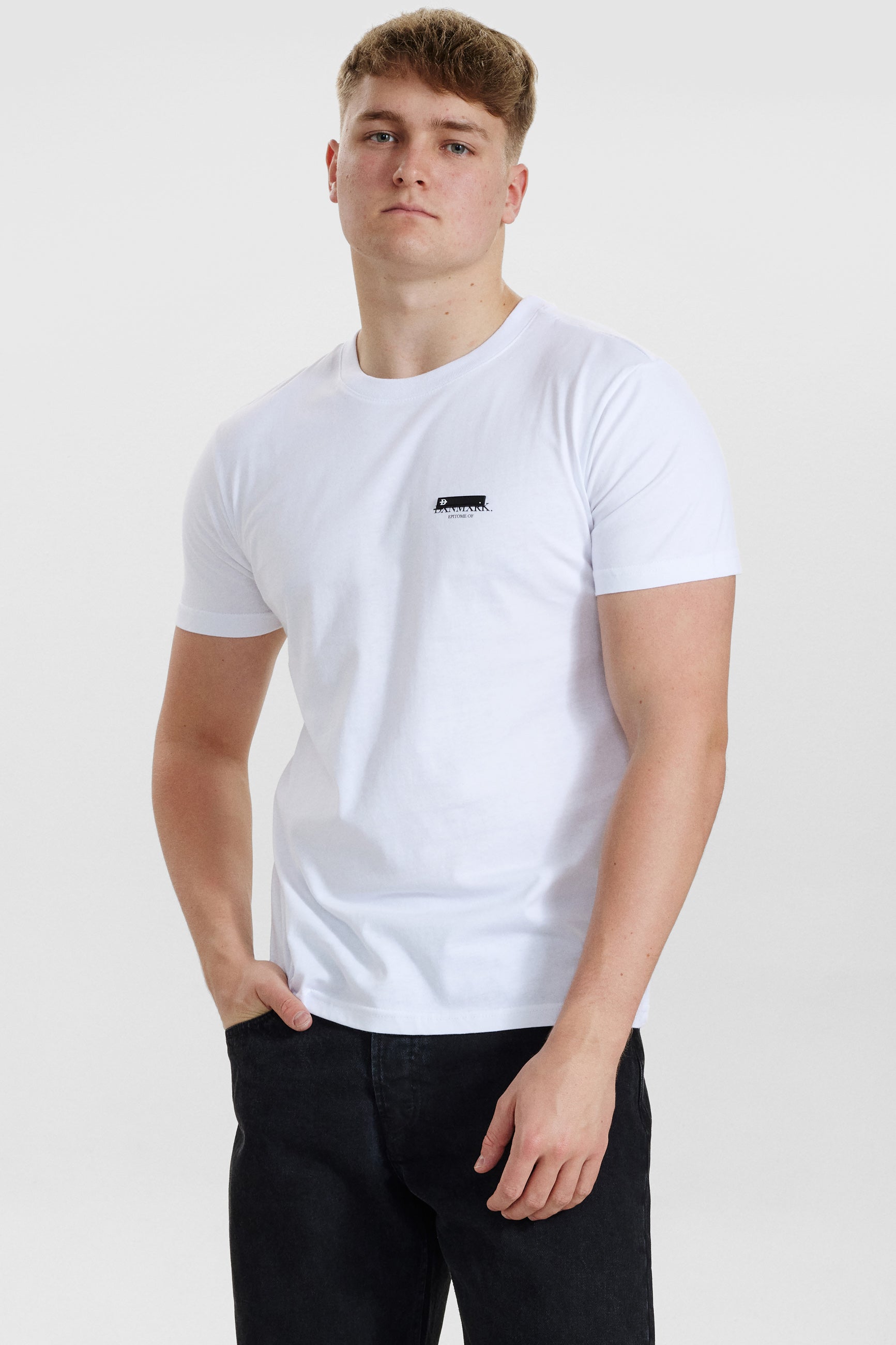 DXNMXRK. DX-Albert Outlet White