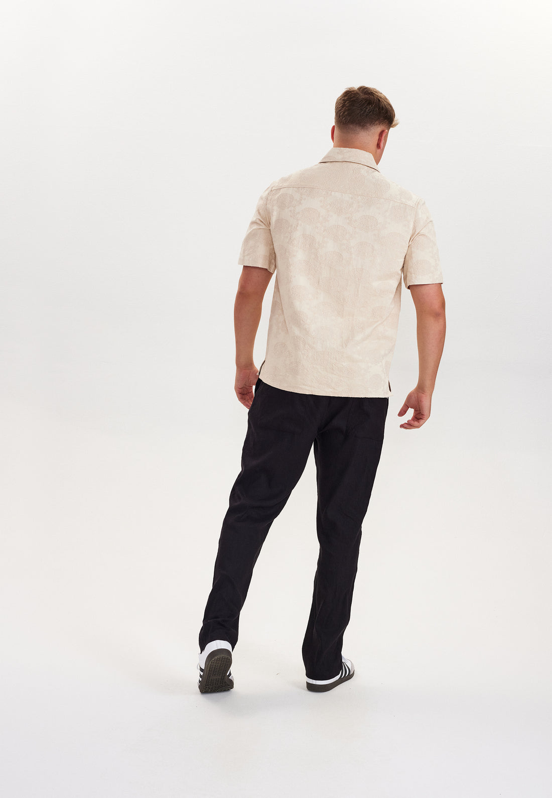 DXNMXRK. DXfaaris Outlet Beige